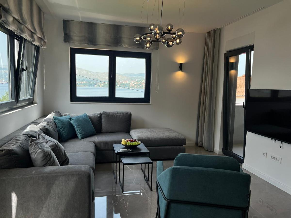Beachfront House Olbia With Private Parking Trogir Exterior photo